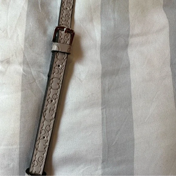 Guess Crossbody Purse - Picture 3 of 8